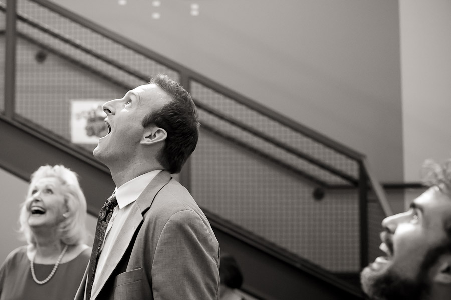 Funny wedding photojournalism