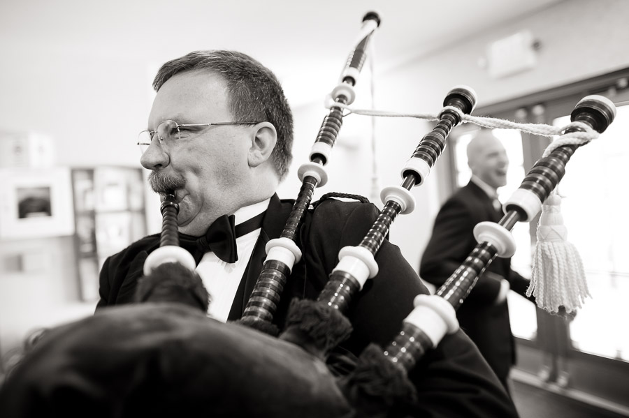 funny bagpipe wedding photo