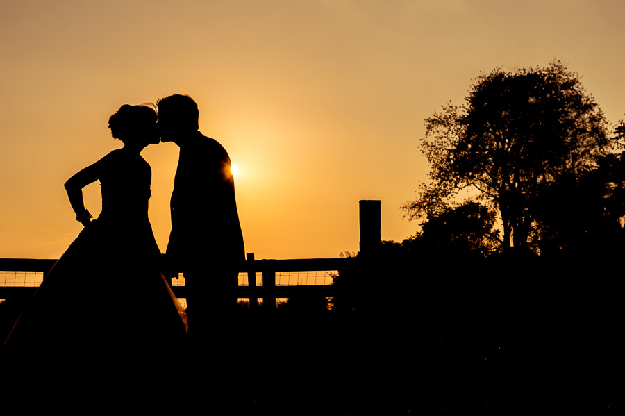 stunning wedding silhouette shadow portraits