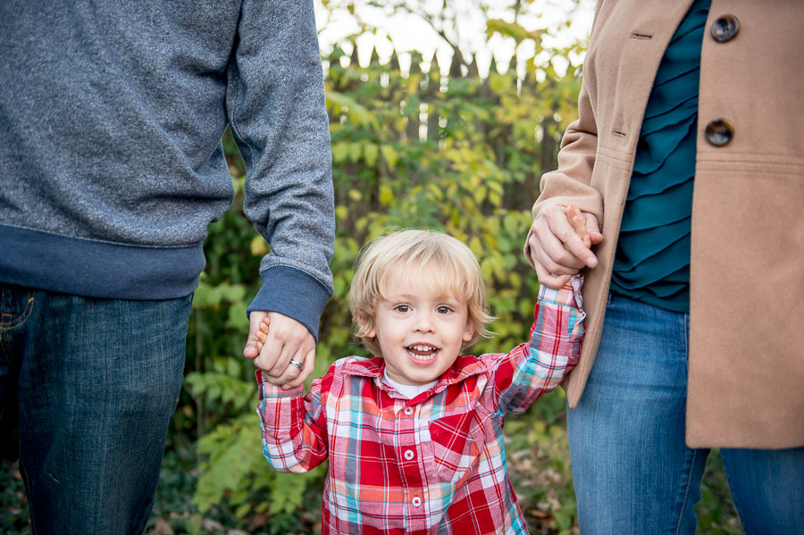 Cute, casual, relaxed family holiday photos in southern Indiana