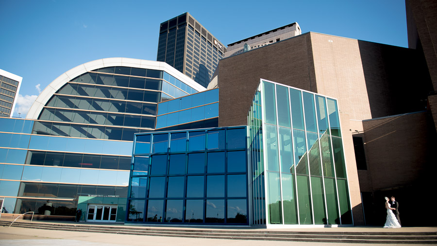 Modern, urban wedding photos in downtown Louisville