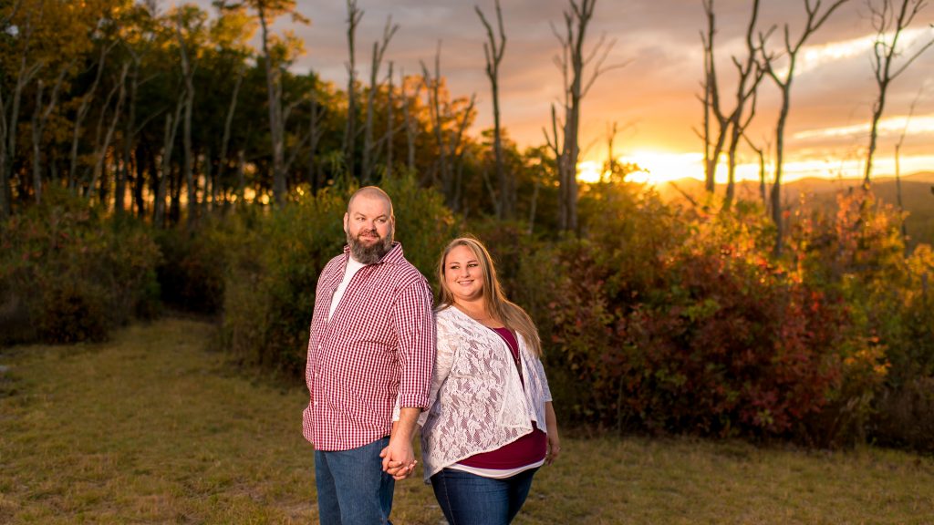 A Shenandoah Valley Mountaintop Engagement Photoshoot